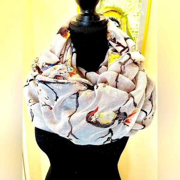 ✅🆒🧣🩶🐦 Simons infinity scarf w/ bird &  branches motif, light grey base fabric - Picture 5 of 10